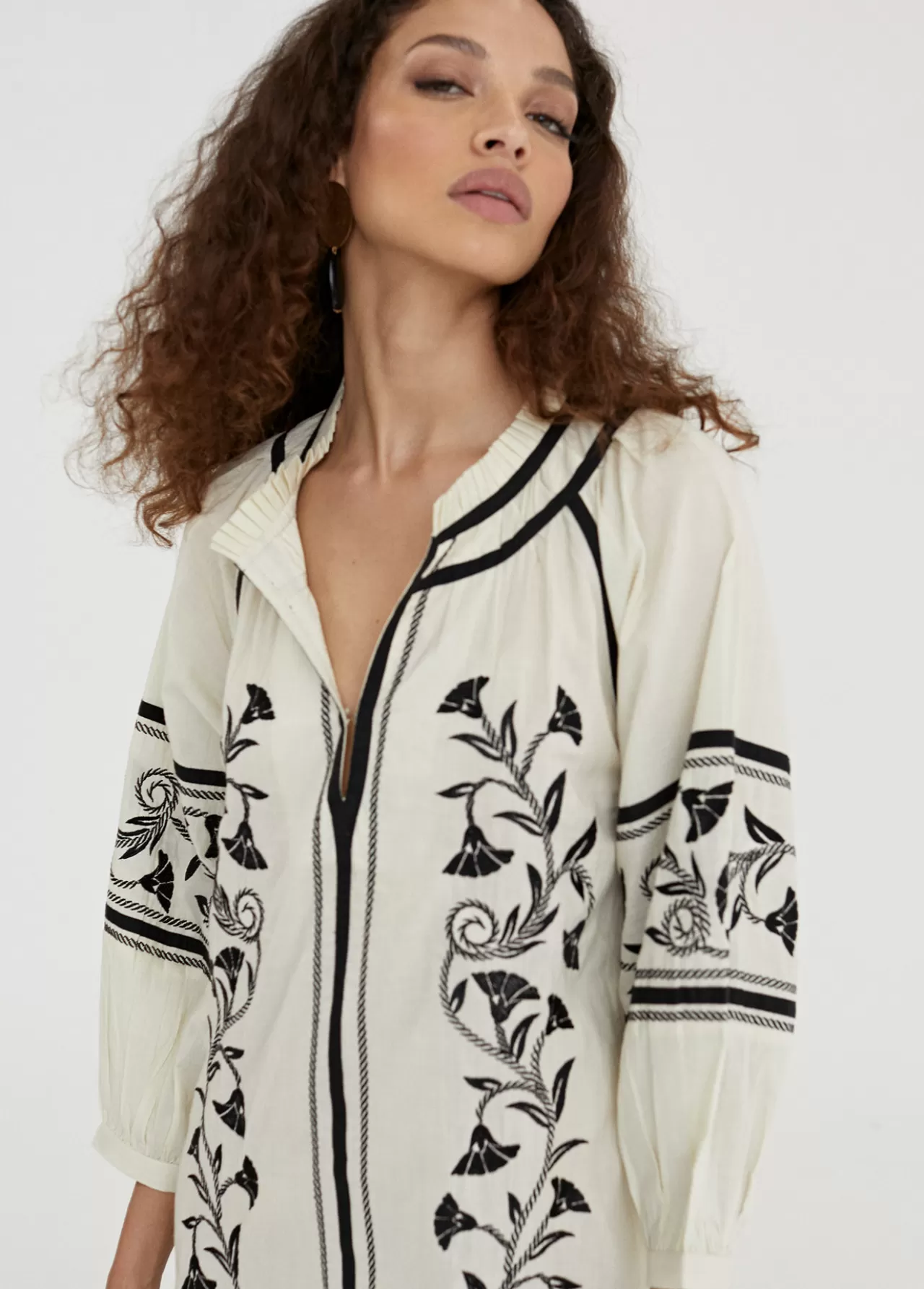 Lola Casademunt Caftan largo con bordado CRUDO Discount