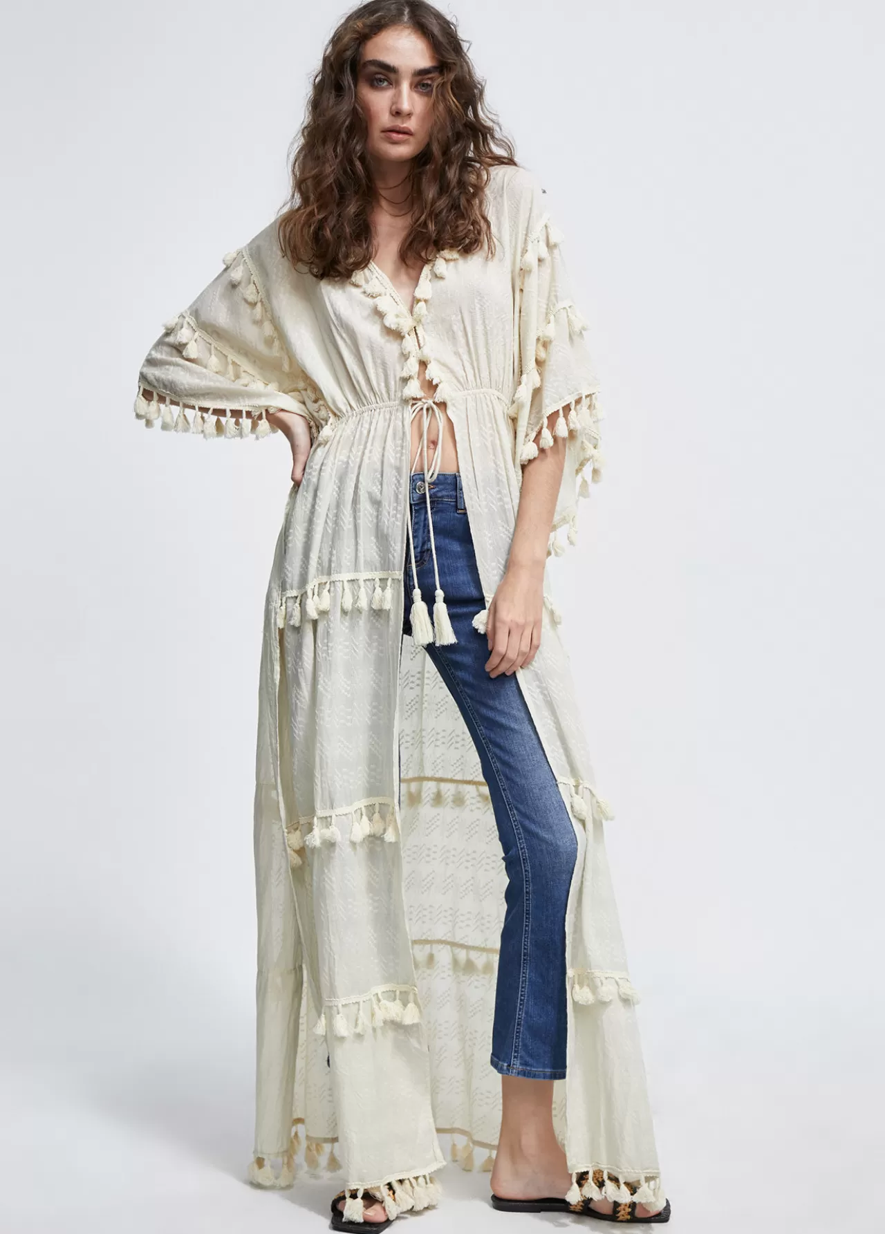 Lola Casademunt Caftan largo con pompones NEGRO Store
