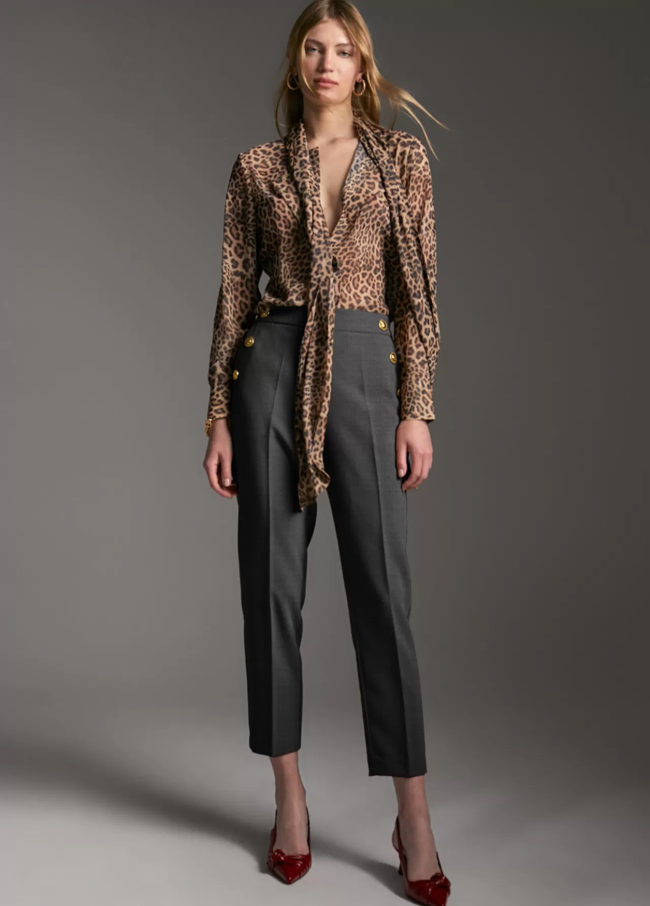 Lola Casademunt Pantalón detalle botones GRISOSCURO Discount