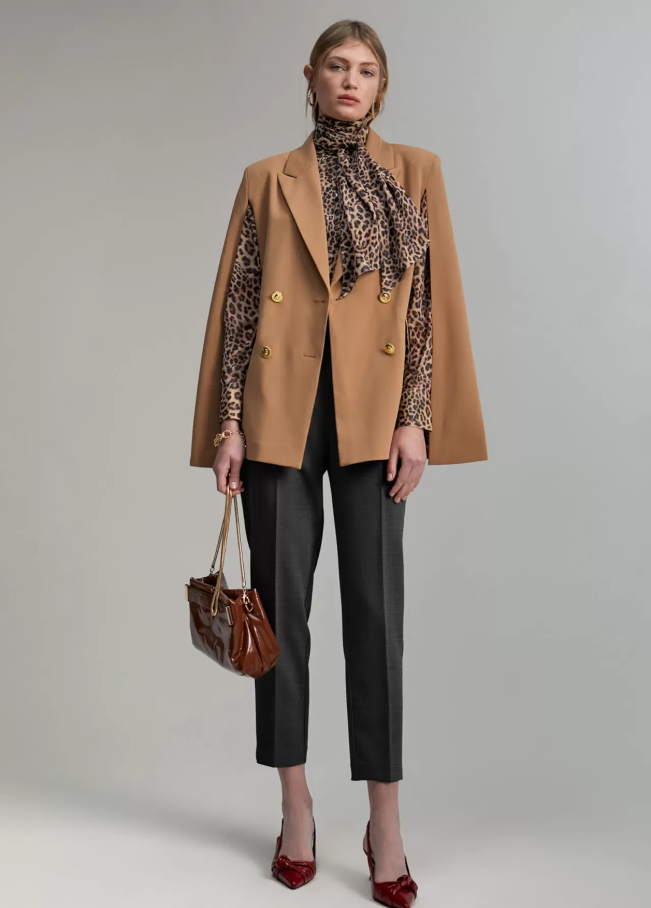 Lola Casademunt Pantalón detalle botones GRISOSCURO Discount