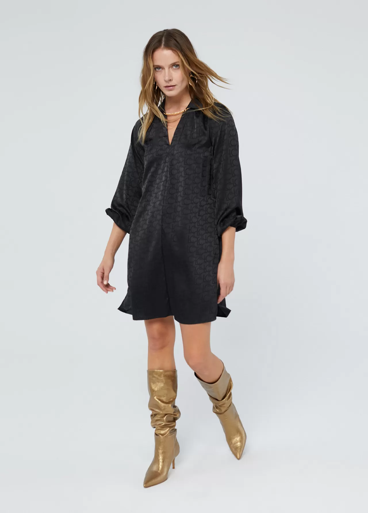 Lola Casademunt Vestido estampado logo NEGRO Outlet