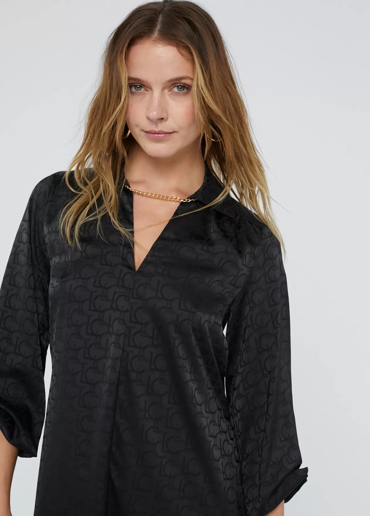 Lola Casademunt Vestido estampado logo NEGRO Outlet